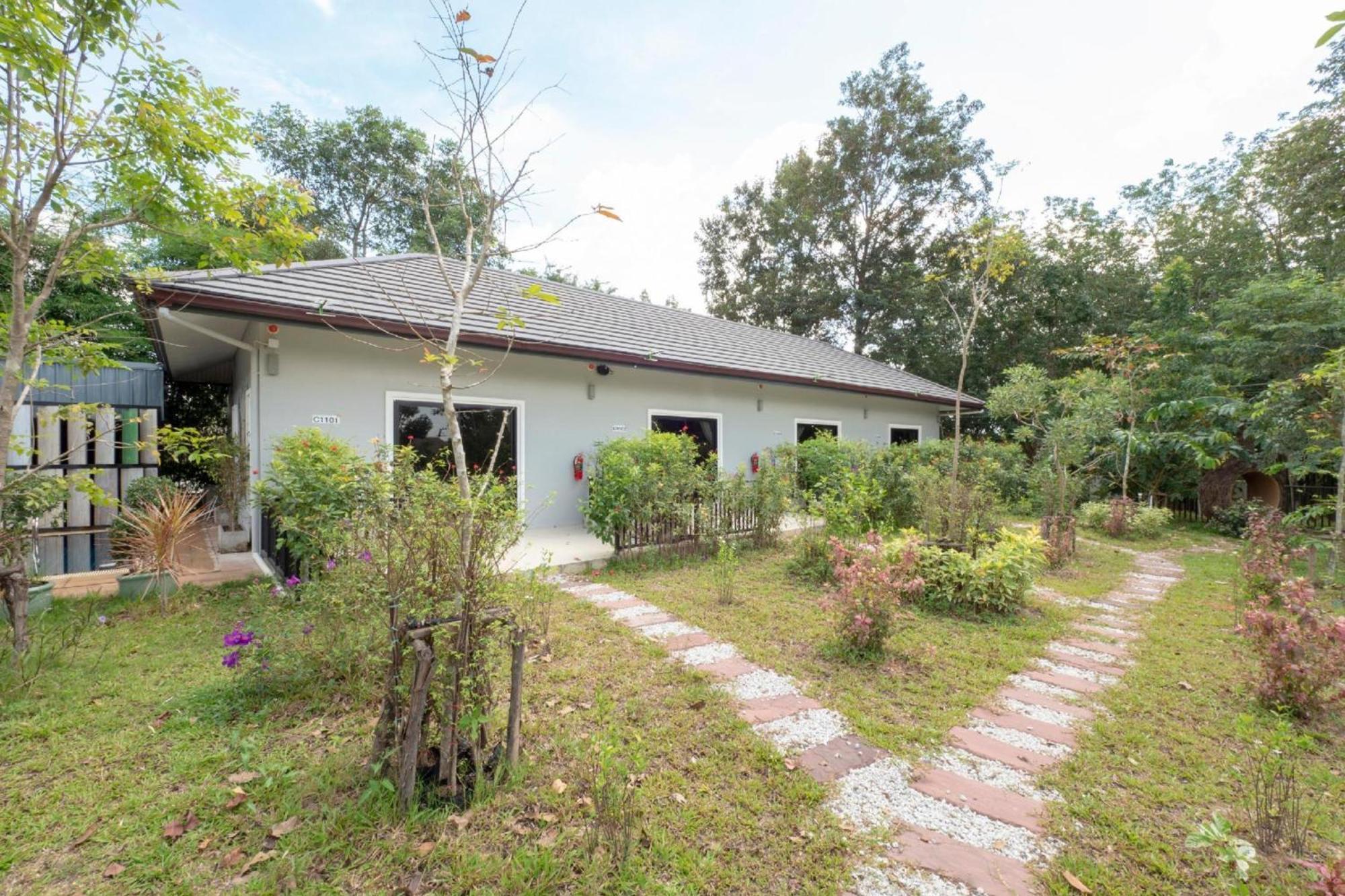 Capital O 75378 Thawapee Resort Rayong Exterior photo